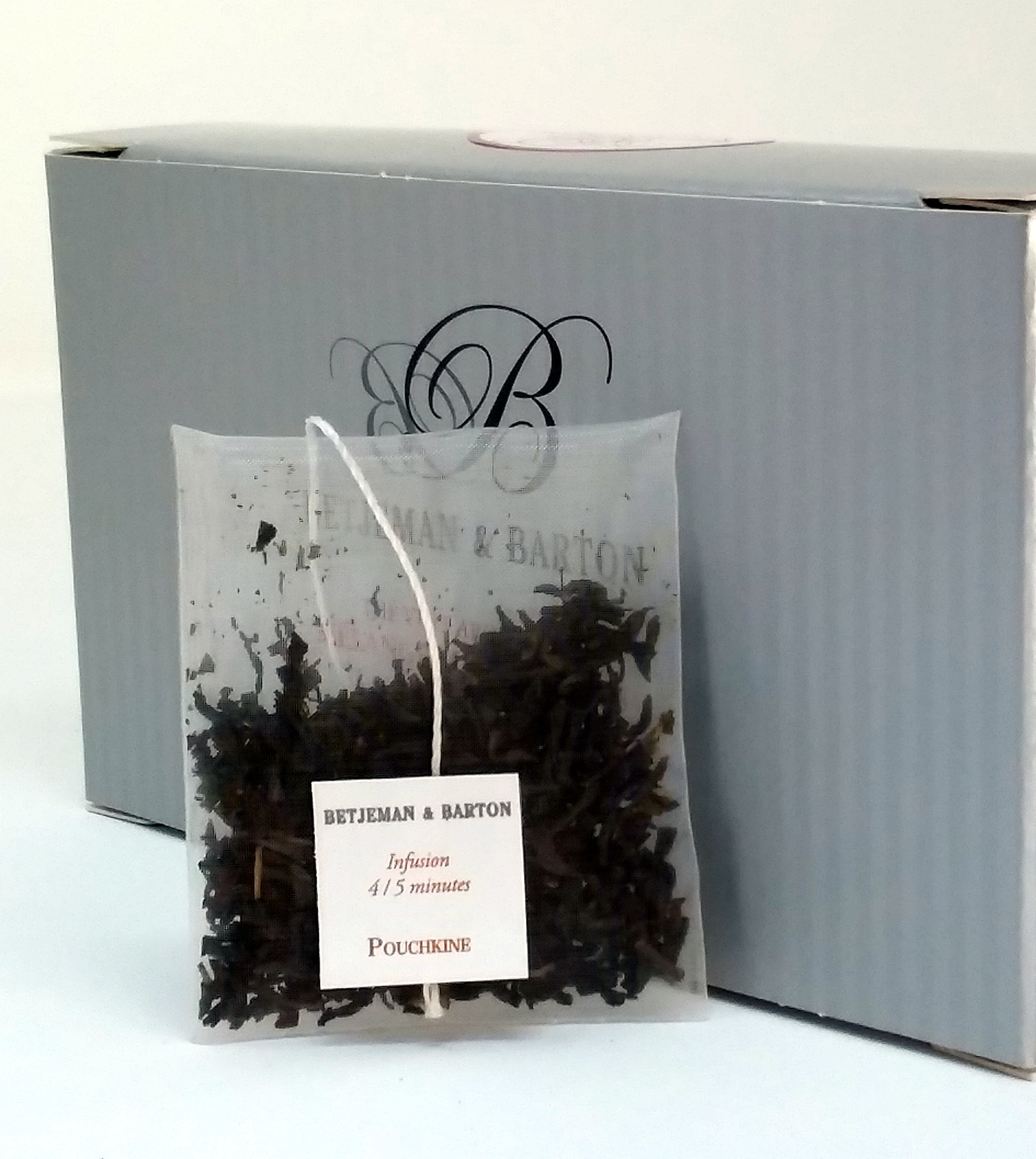 Thé noir Pouchkine en boite de