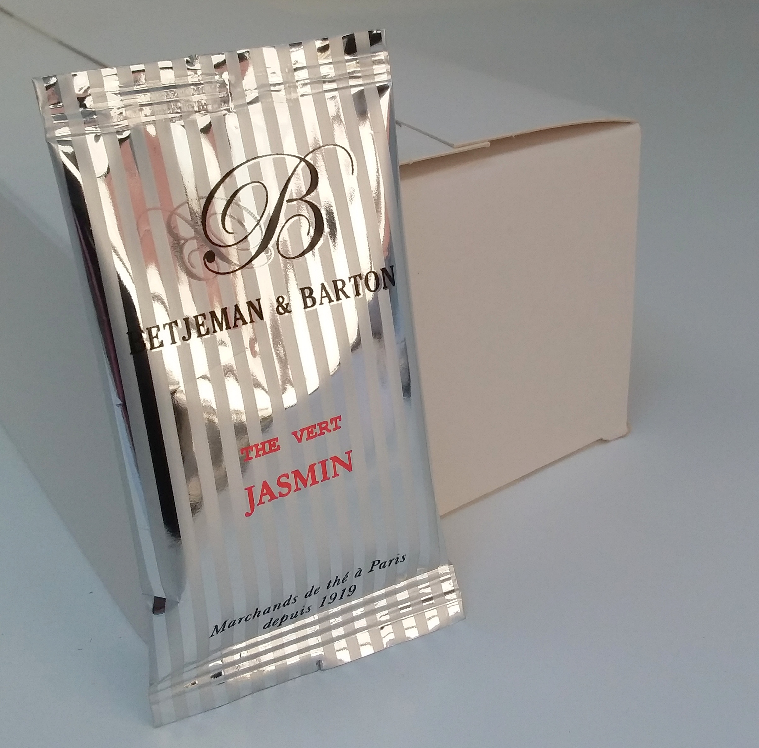 Thé noir Jasmin en boite de 48