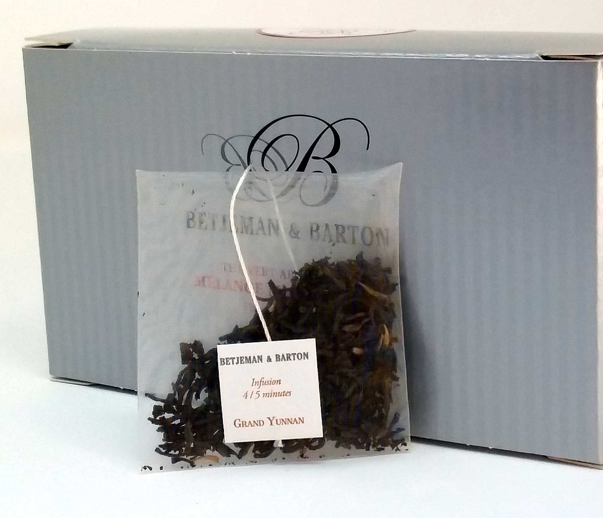 Thé noir Grand Yunnan en boite